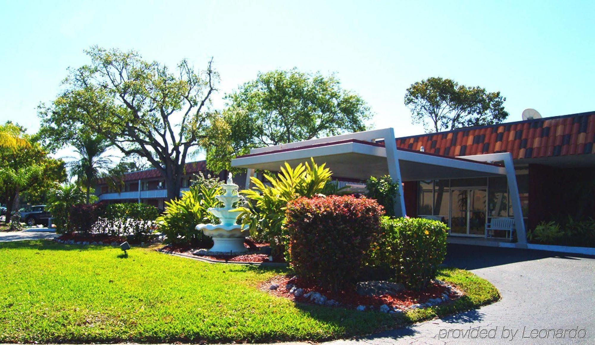 Hotel Baymont By Wyndham Sarasota Extérieur photo